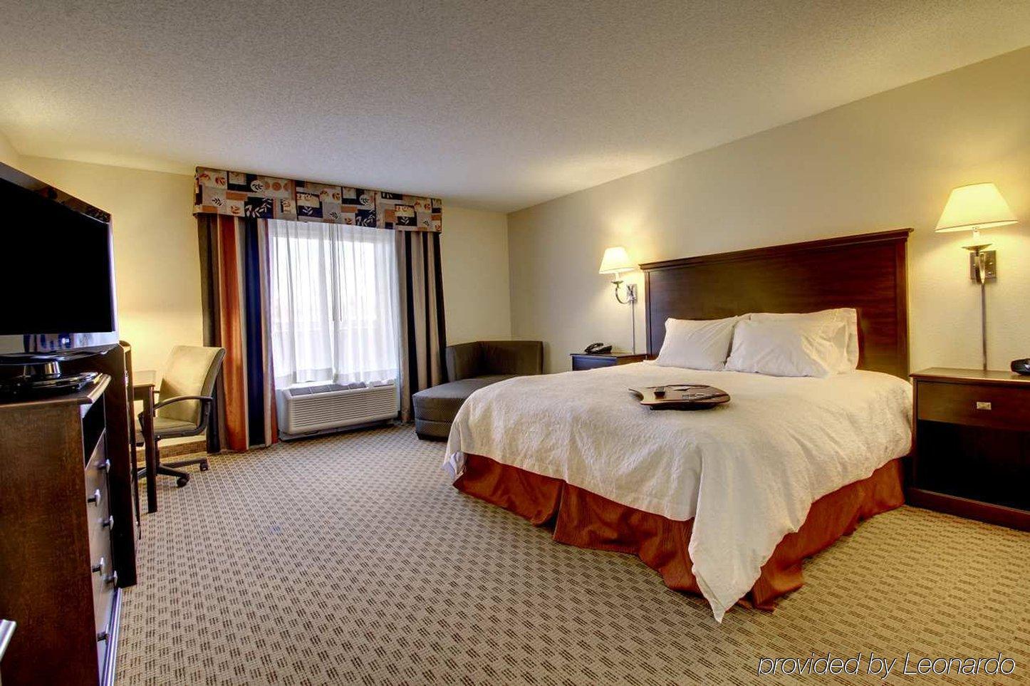 Hampton Inn סטייטסוויל חדר תמונה